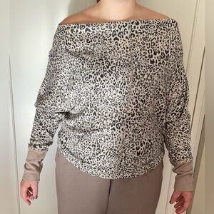 Hem & Thread off the shoulder Leopard Print Sz L Sweater.